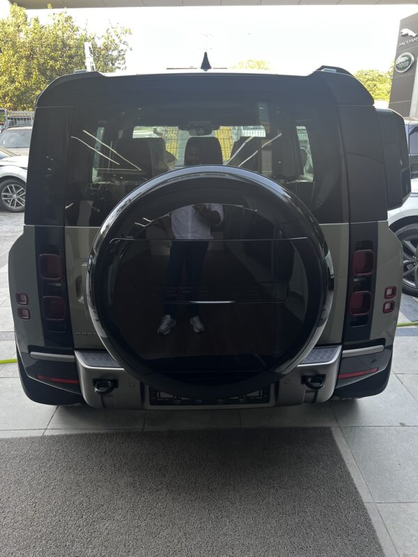 Land Rover Defender Rental in Delhi NCR | Weddings, Corporate & Outstation Travel - Image 4